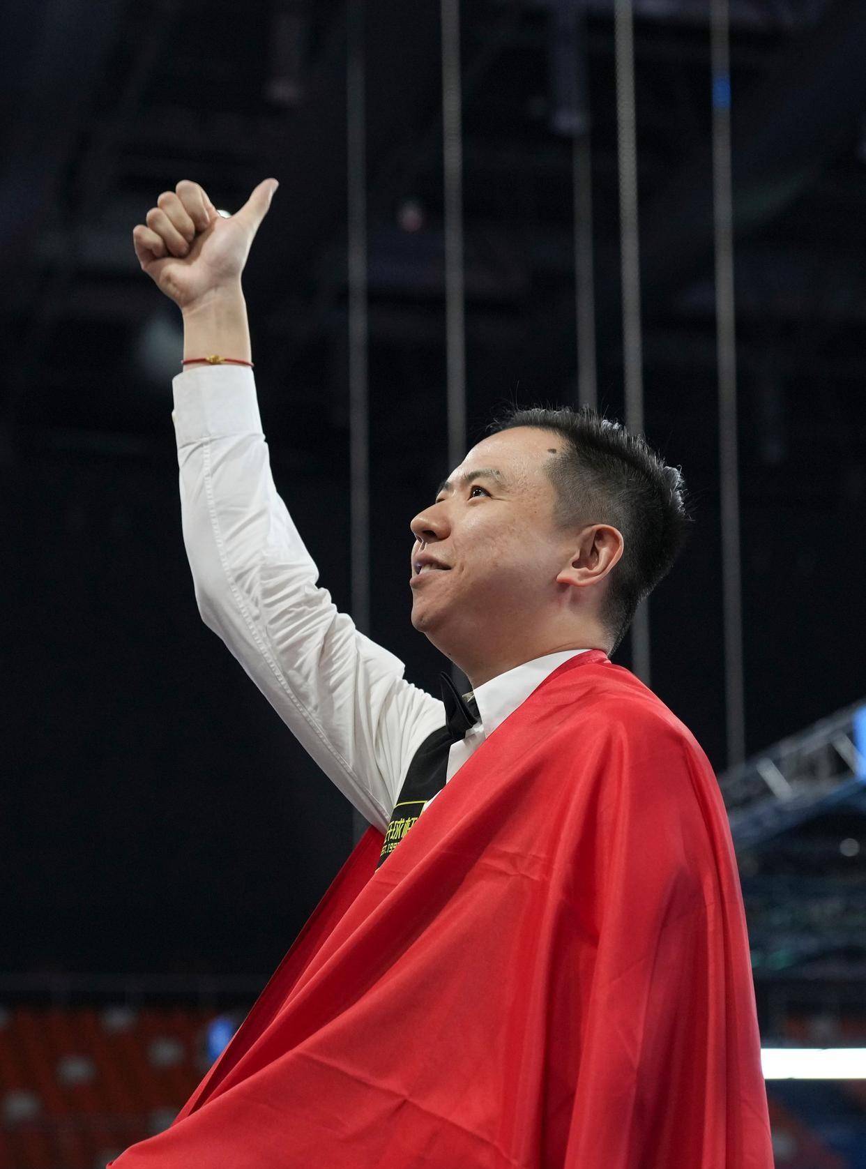 在压力中坚 在压力中坚